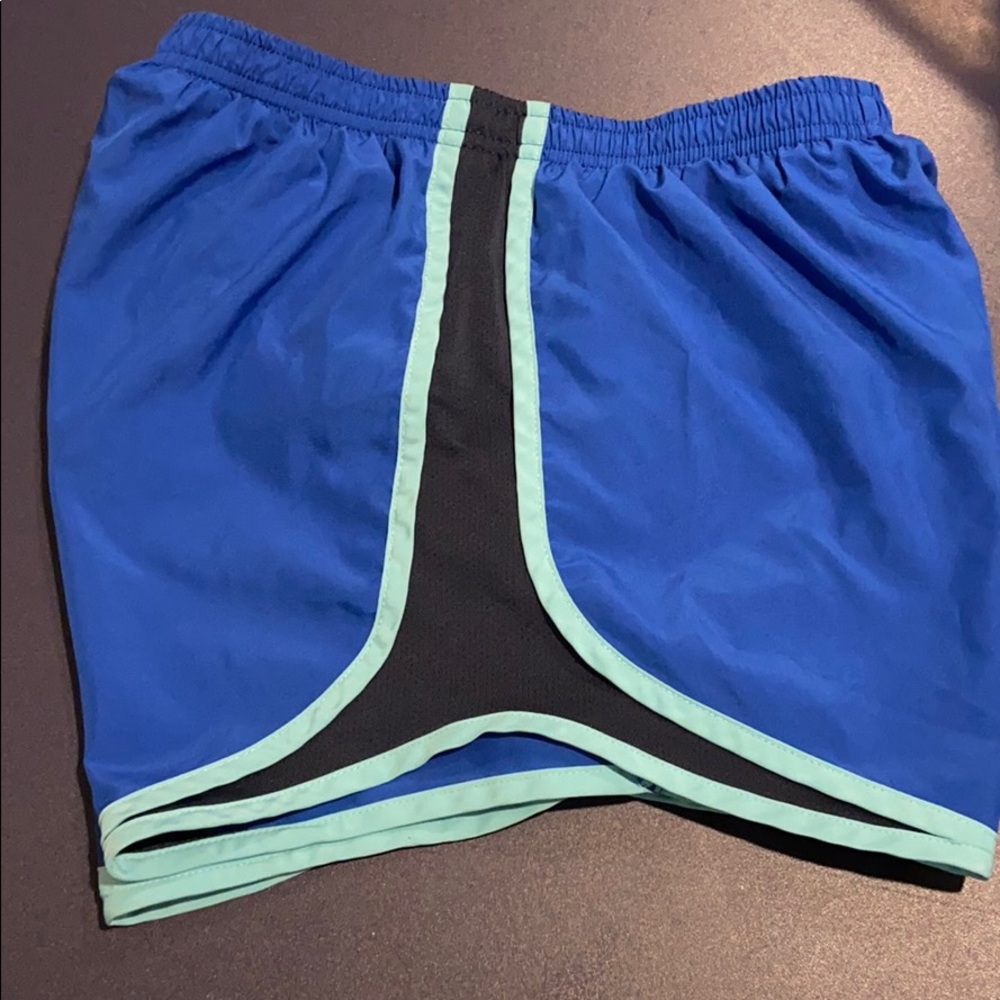 Nike shorts - Picture 3 of 8